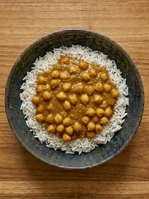 Arroz basmati con curry de garbanzos express