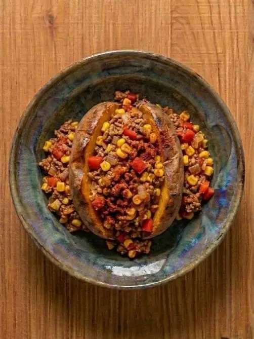Boniato relleno de ternera picada magra y maíz