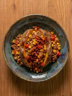 Boniato relleno de ternera picada magra y maíz