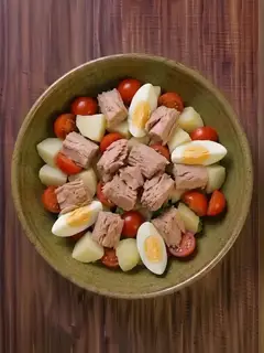 Ensalada de atún con patata y huevo