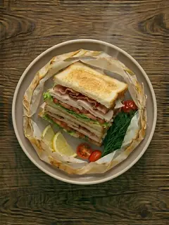 Sandwich Club Clásico