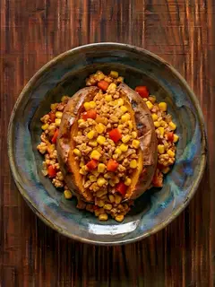Boniato al horno con pavo picado y pimiento