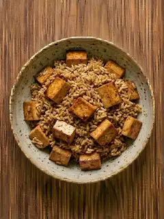 Arroz salteado con tofu y soja