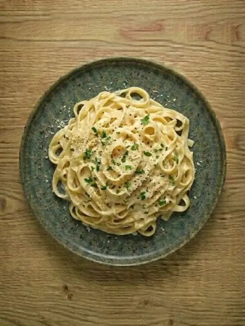 Fettuccine Alfredo