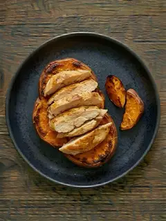Boniato asado con pollo