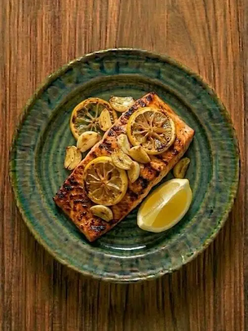 Salmon a la plancha con limon y ajo
