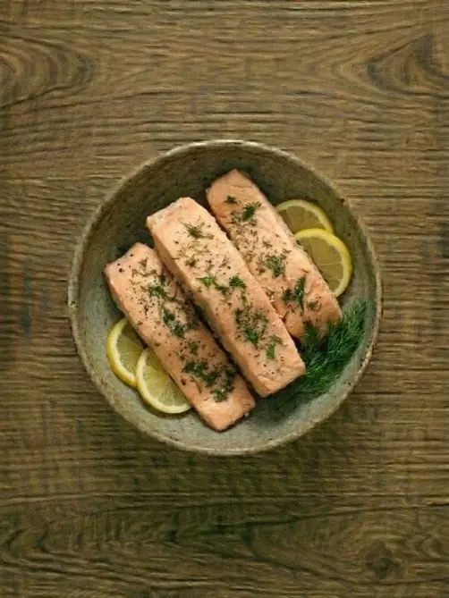 Salmón al vapor en microondas