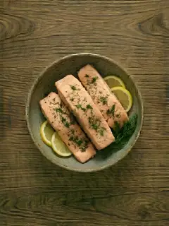Salmón al vapor en microondas