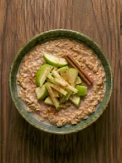 Porridge de avena con manzana y canela
