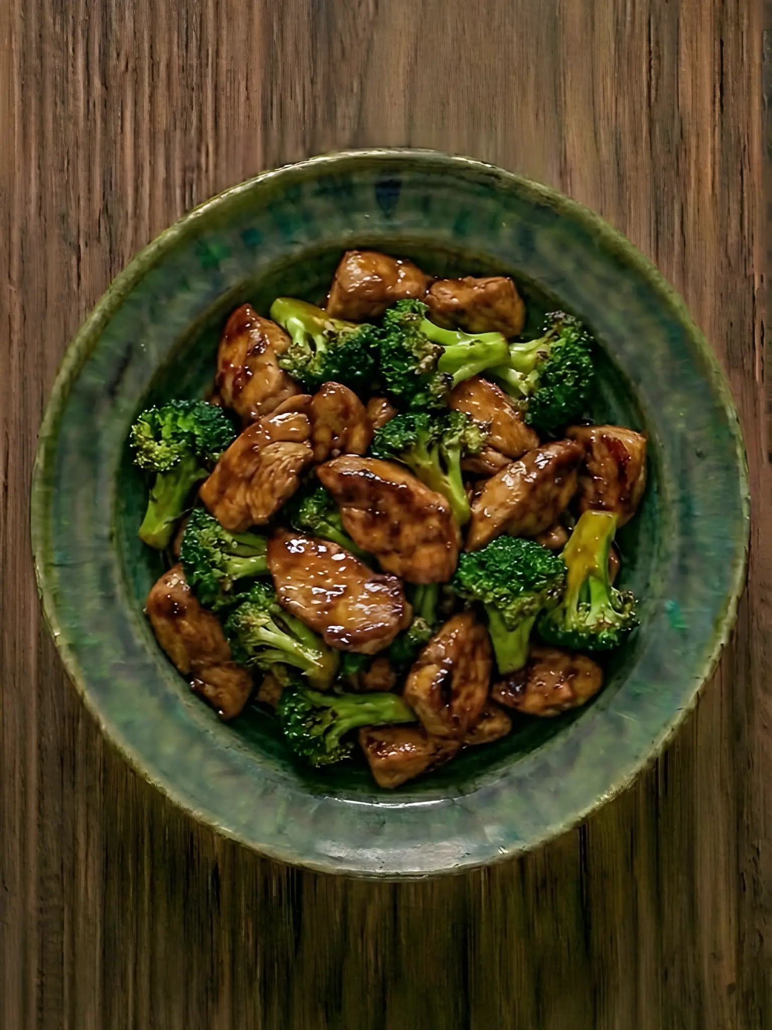 Pavo con brocoli y salsa de soja al wok