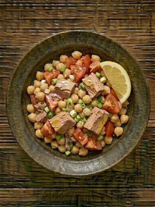 Ensalada de atun con garbanzos