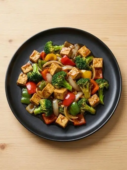 Salteado de tofu con brócoli y salsa de soja