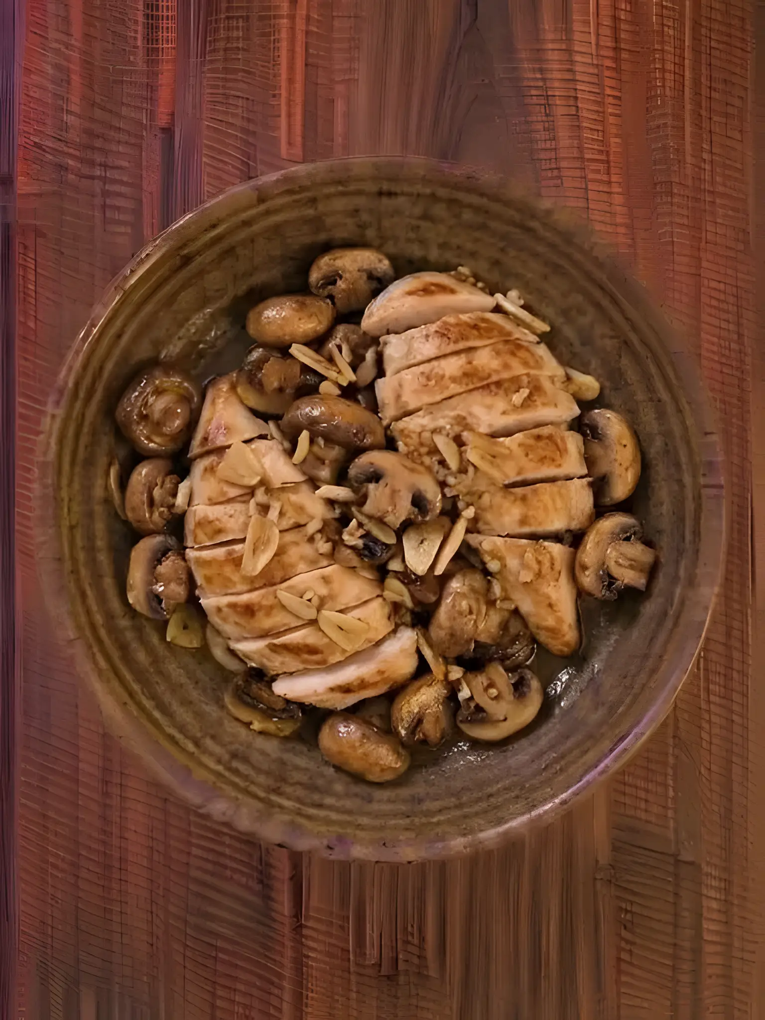 Pollo a la plancha con champiñones al ajillo