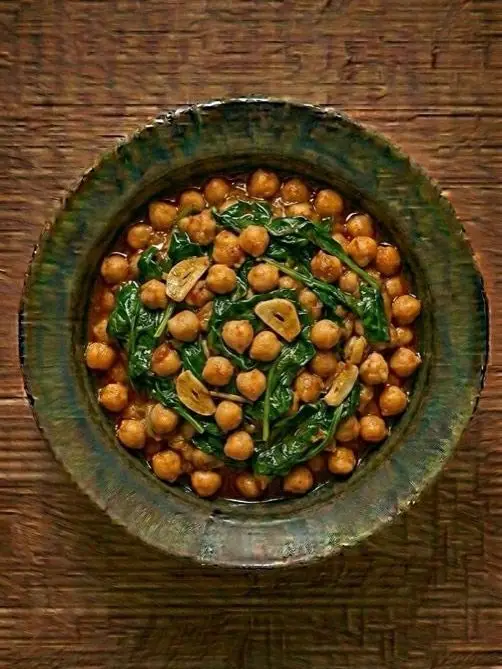 Garbanzos salteados con espinacas y ajo