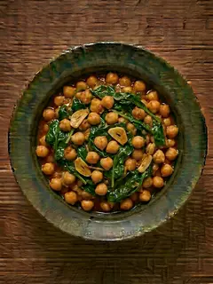 Garbanzos salteados con espinacas y ajo