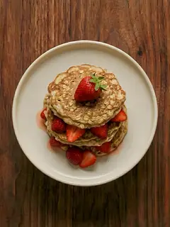 Tortitas de avena con fresas