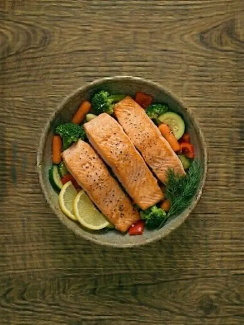 Salmón con Verduras al Microondas