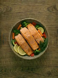 Salmón con Verduras al Microondas