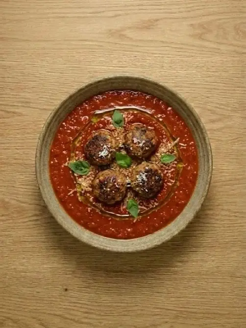 Albóndigas en salsa de tomate casera