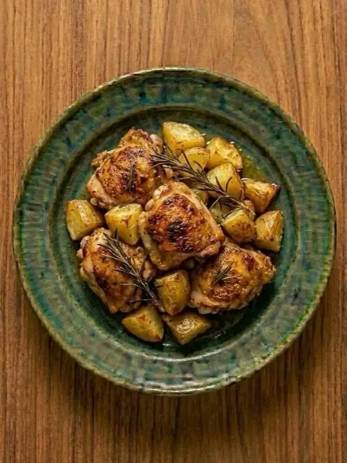 Pollo con patatas al horno estilo asado rapido
