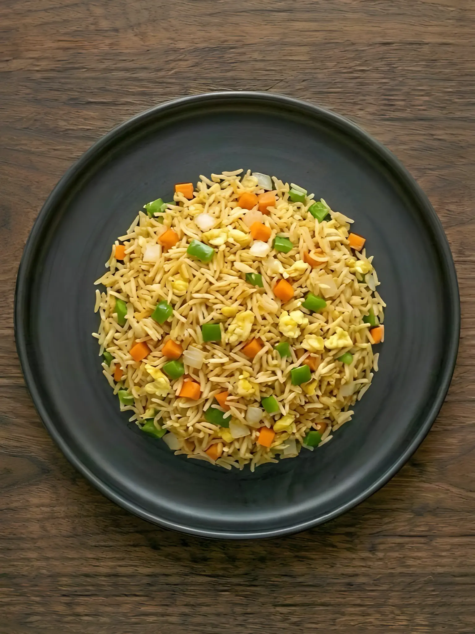 Arroz salteado con verduras y huevo