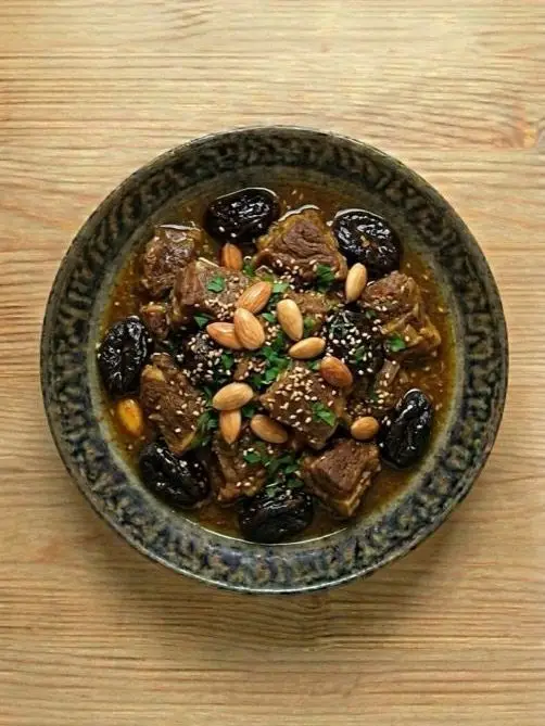 Tajín de Cordero con Ciruelas