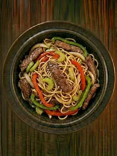 Tallarines salteados con ternera y verduras
