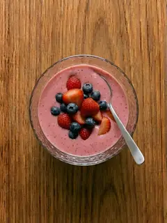 Batido de frutos rojos con leche de avena