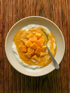 Batido de mango y naranja con yogur