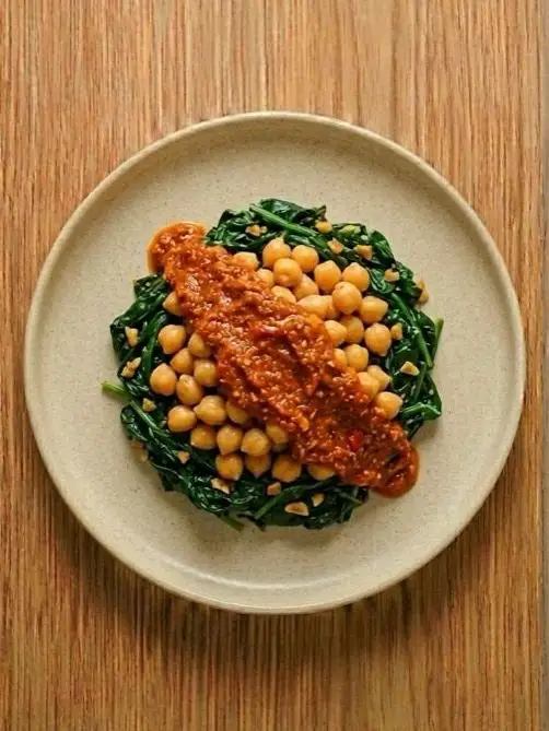 Garbanzos al Romesco