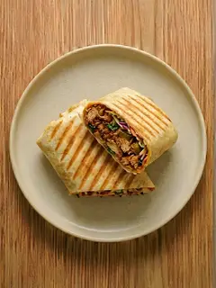Wrap Caliente de Pollo en Sandwichera
