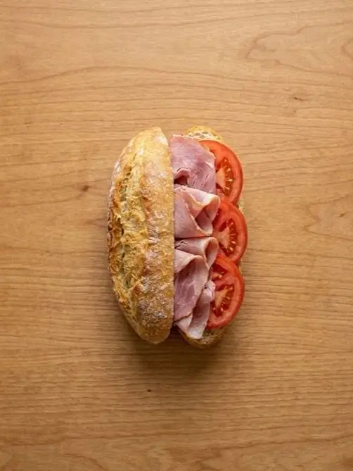 Bocadillo de Jamón con Tomate
