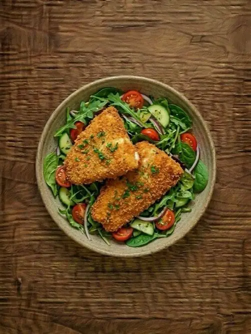 Merluza Rebozada con Ensalada