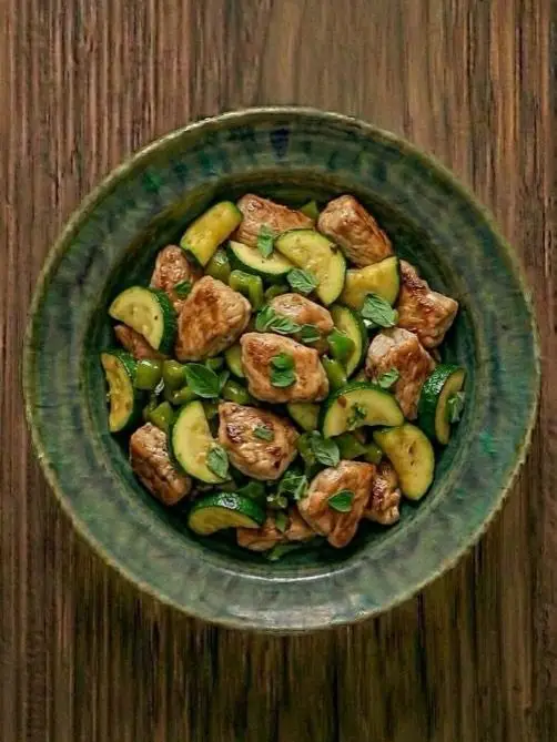 Pechuga de pavo con verduras y oregano al horno