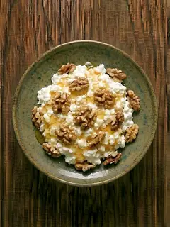 Requeson con miel y nueces