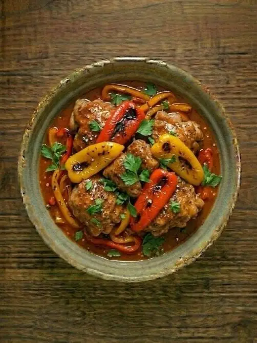 Pollo con Pimientos Asados