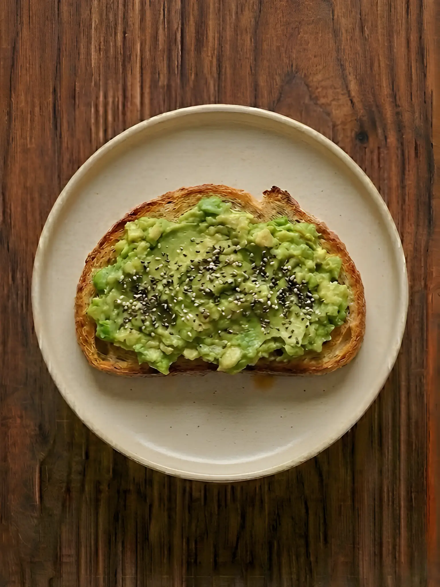 Tostada de biscotes con aguacate y semillas de chia