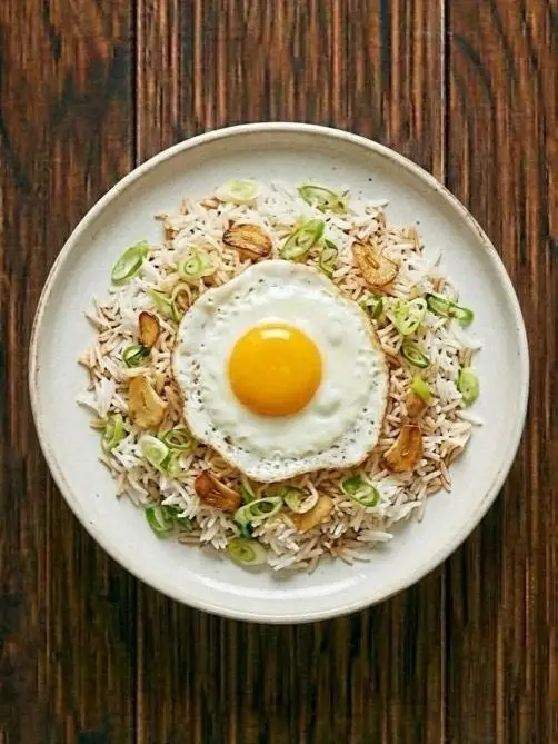Arroz con Huevo Frito Chino
