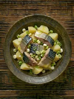 Ensalada de caballa con patata cocida