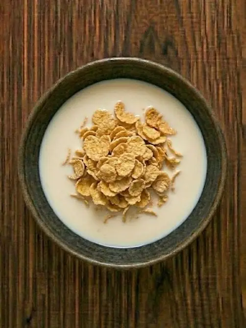 Copos de maíz con leche de soja
