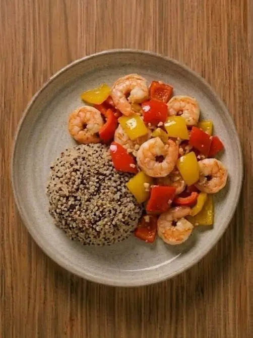 Quinoa con gambas y pimientos