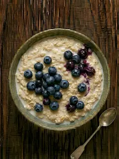 Porridge de avena con arándanos con leche de avena