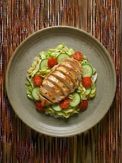 Ensalada de Pollo Caliente