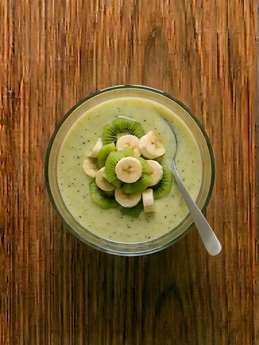 Foto de Batido de kiwi y plátano con leche de avena