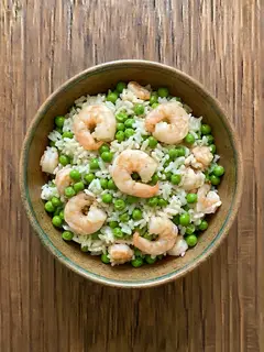 Arroz con gambas y guisantes