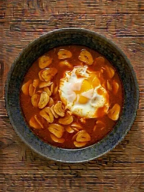 Sopa de ajo castellana