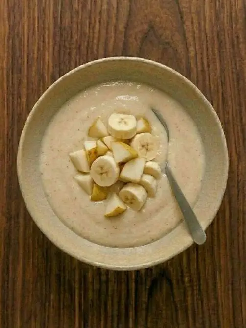 Batido de pera y plátano con leche