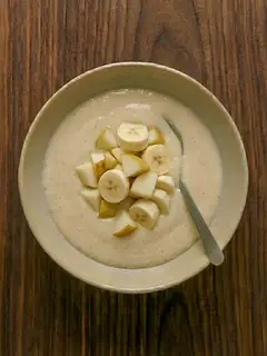 Batido de pera y plátano con leche