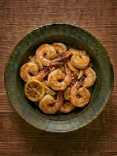 Gambas congeladas al horno con mantequilla y ajo