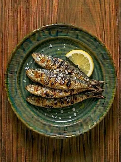 Sardinas a la plancha con sal gorda